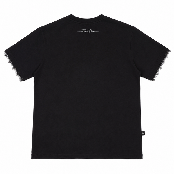 T-Shirt Femenina Encaje en Mangas Color Negro